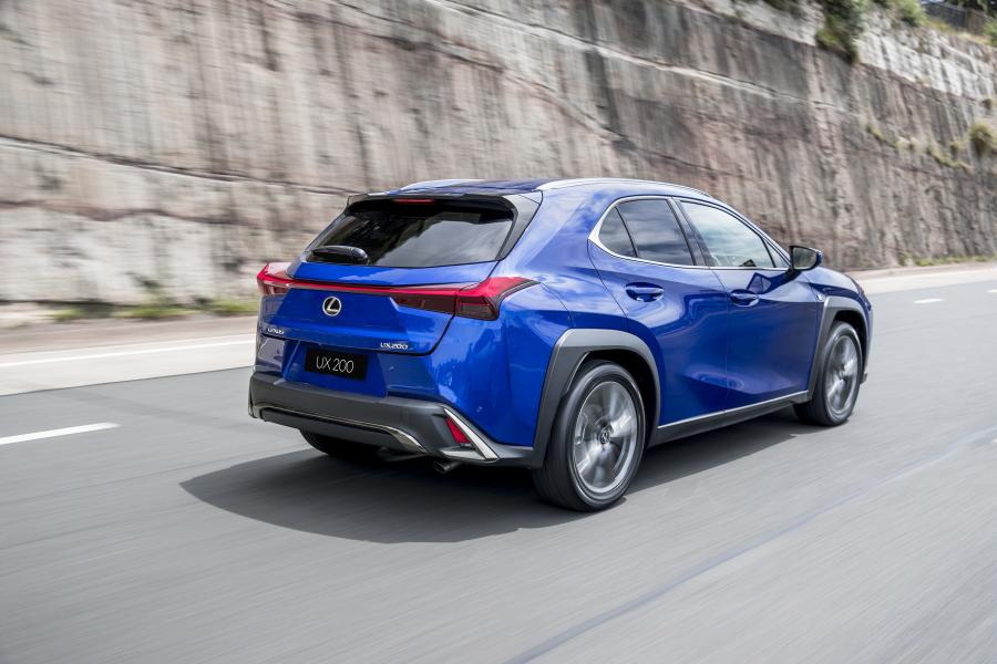  Lexus UX200 F-Sport 2019 года  (AU) (фото 9 из 17)